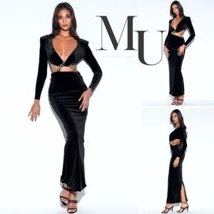 🖤Francesca Black Deep V Cutout Velvet Gown🖤